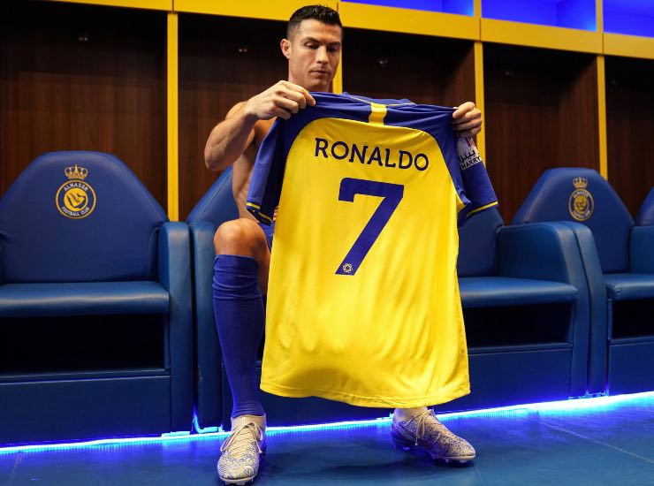 Cristiano Ronaldo con la maglia dell'Al-Nassr