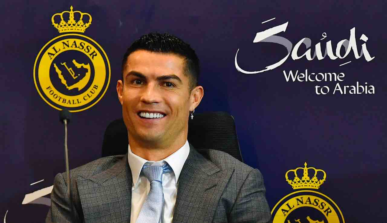 Cristiano Ronaldo durante la presentazione Al-Nassr