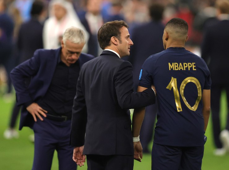 Deschamps, Macron e Mbappè al termine della Finale dei Mondiali