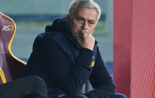 José Mourinho durante una partita della Roma