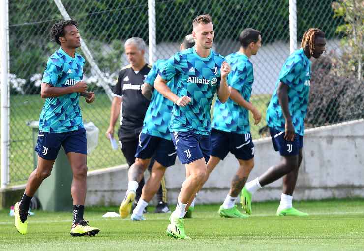 Cuadrado e Alex Sandro via a parametro zero