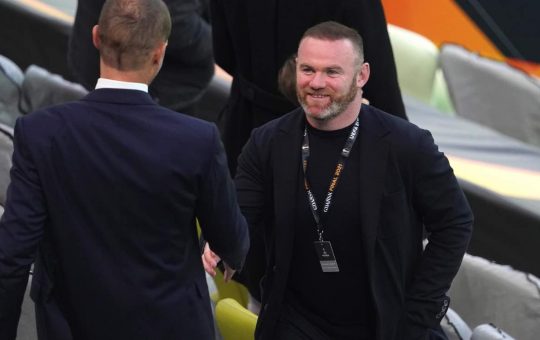 Wayne Rooney verso la panchina