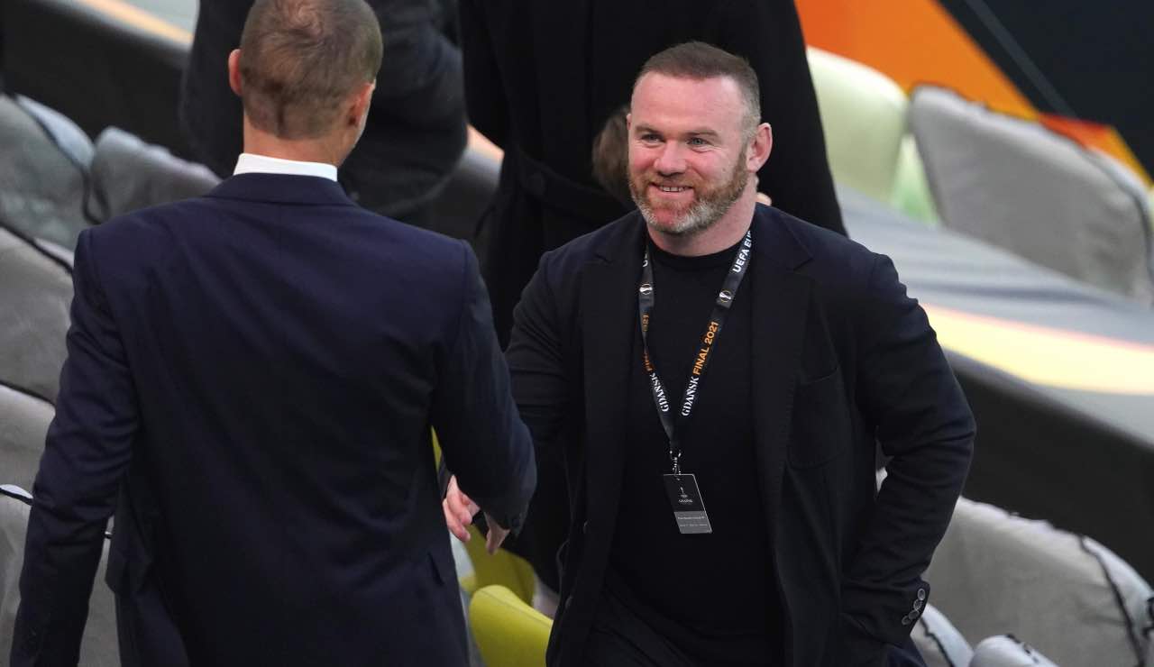 Wayne Rooney verso la panchina