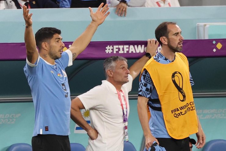 Suarez e Godin protestano durante una partita di Qatar 2022