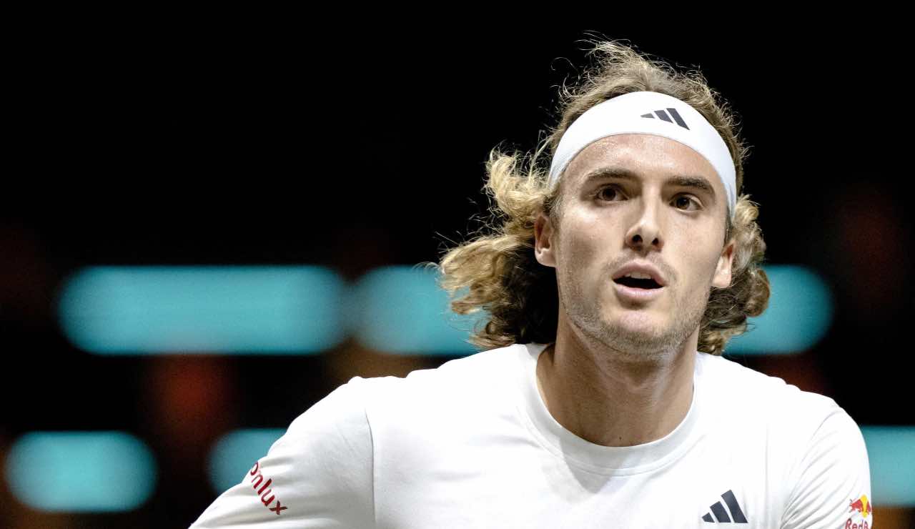 Tsitsipas costretto a fermarsi