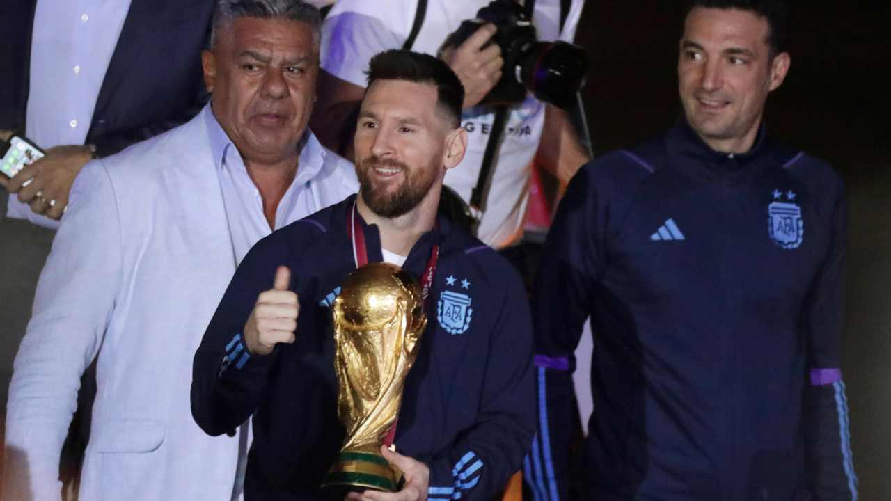 Messi con la Coppa del Mondo - NewsSportive.it