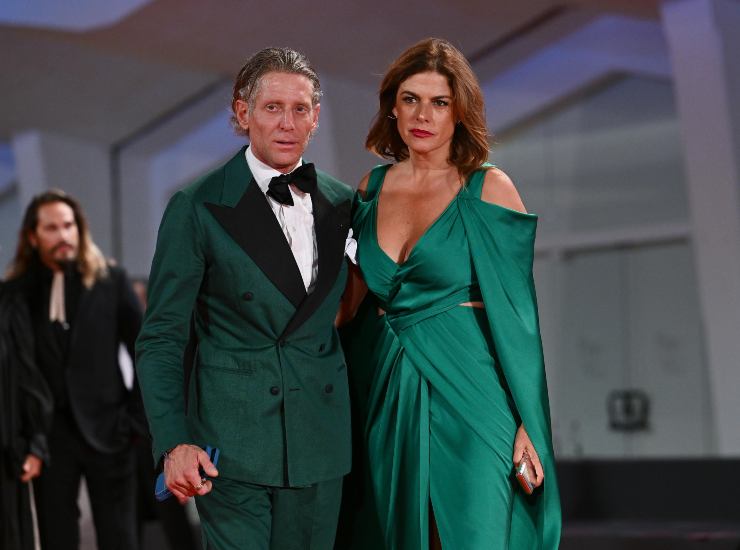 Lapo Elkann con la moglie - NewsSportive.it