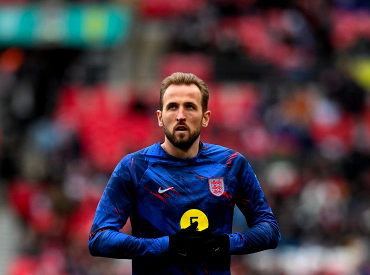 Harry Kane con la maglia dell'Inghilterra - NewsSportive.it