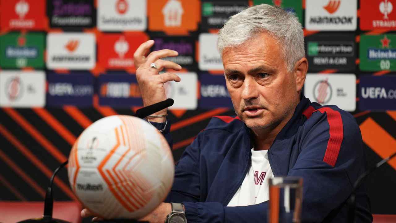 José Mourinho, allenatore della Roma_ il suo futuro è da scrivere - NewsSportive.it
