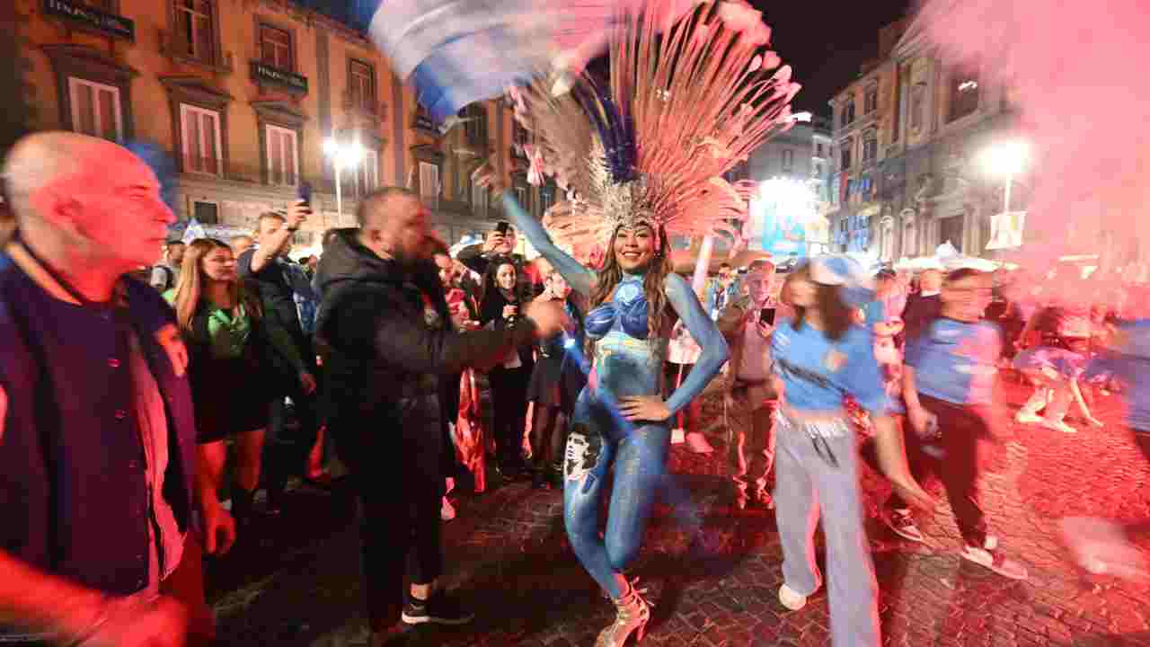 Napoli festeggia lo scudetto - NewsSportive.it